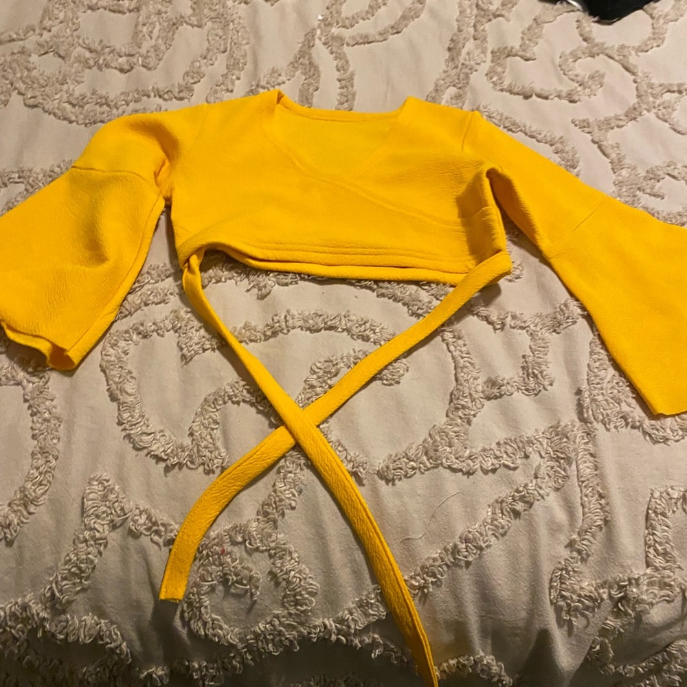 Bell sleeve top